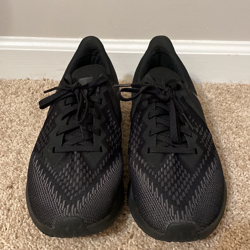 Nike Zoom Winflo Running Shoe GENTLY worn